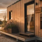 Tiny house fixe sur structure métallique, stable et terrain aménagé