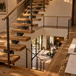 Escaliers sur mesure en bois : escalier chêne huilé et trémie visible